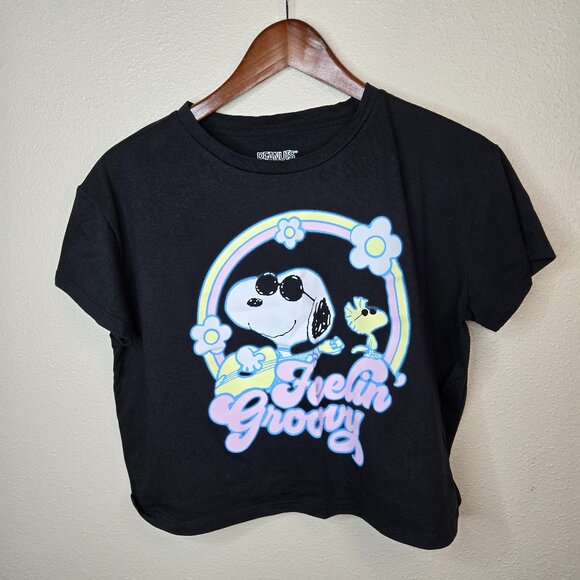 Cropped Black Snoopy Woodstock Rainbow Feelin Groovy Cropped Top Tee Size Medium - Picture 1 of 6